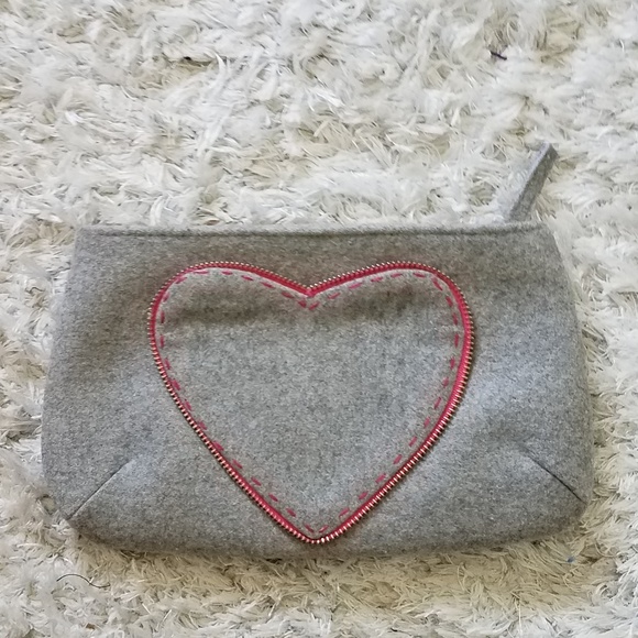 Shiraleah Gray Zip Heart Cosmetic Anything Bag - Picture 1 of 3